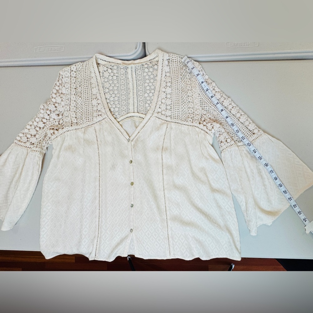 Love Stitch crochet lace top - Picture 3 of 11